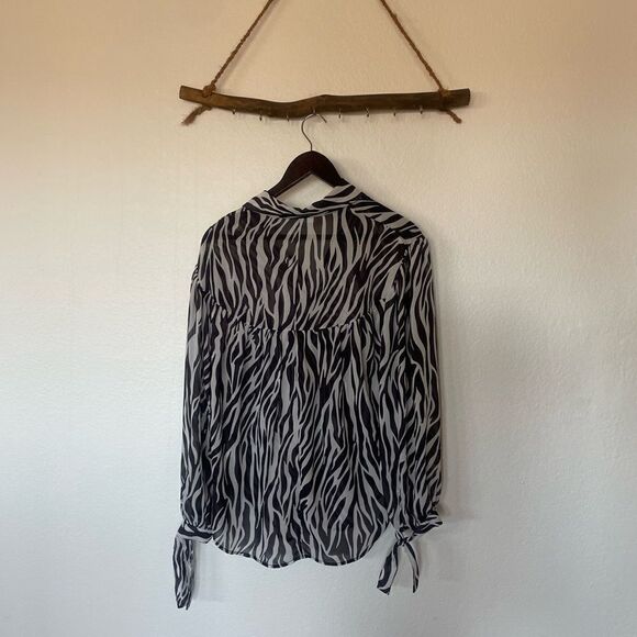 Sheer Zebra blouse - Picture 4 of 5